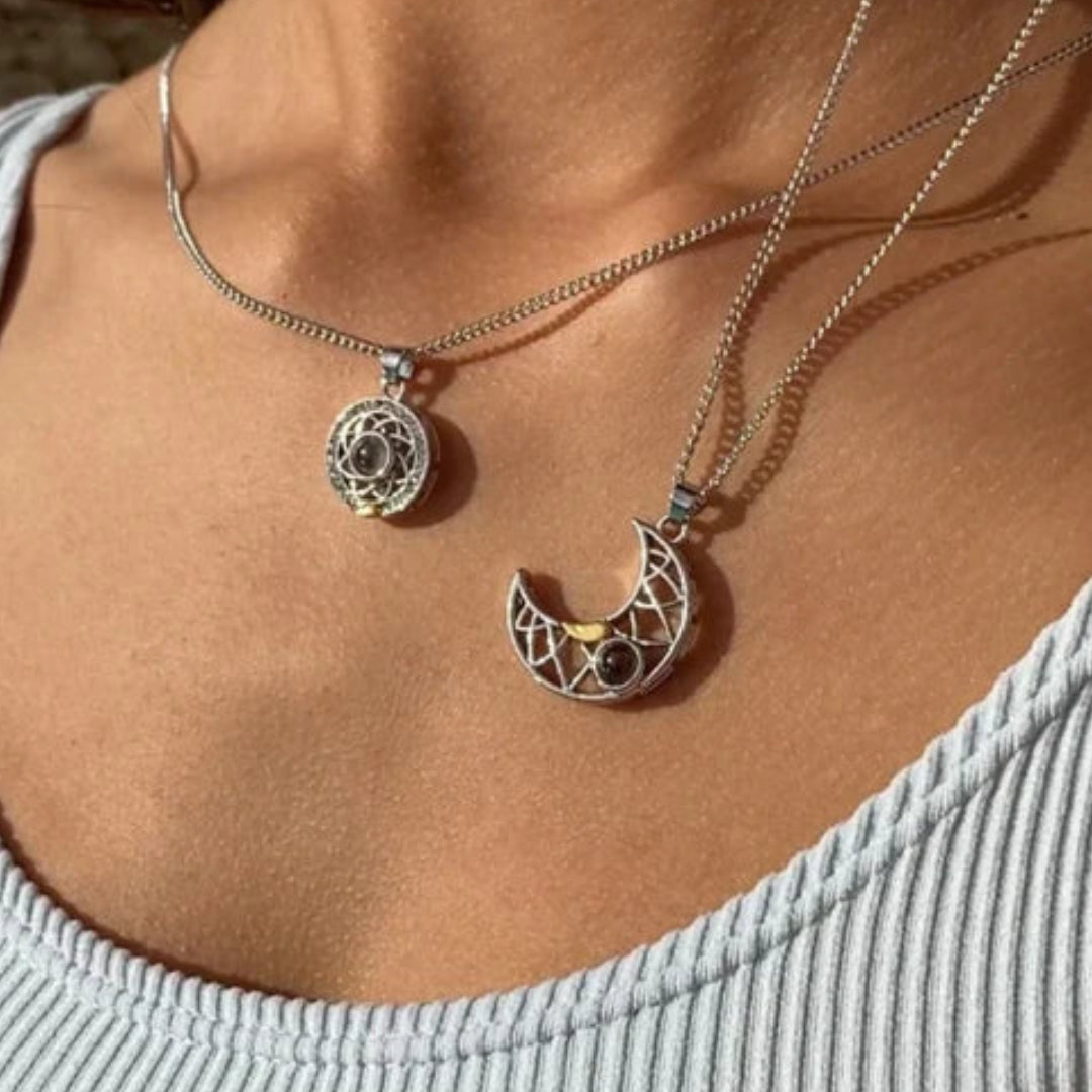 COLLAR SOL Y LUNA, TE AMO EN 100 IDIOMAS DIFERENTES